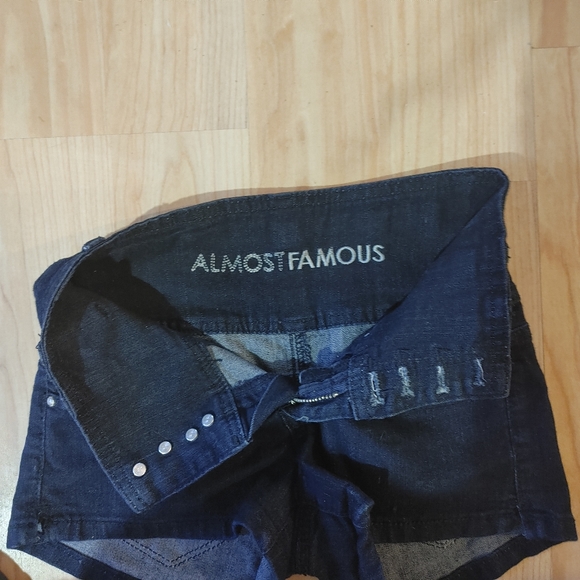 Almost Famous - Picture 3 of 3